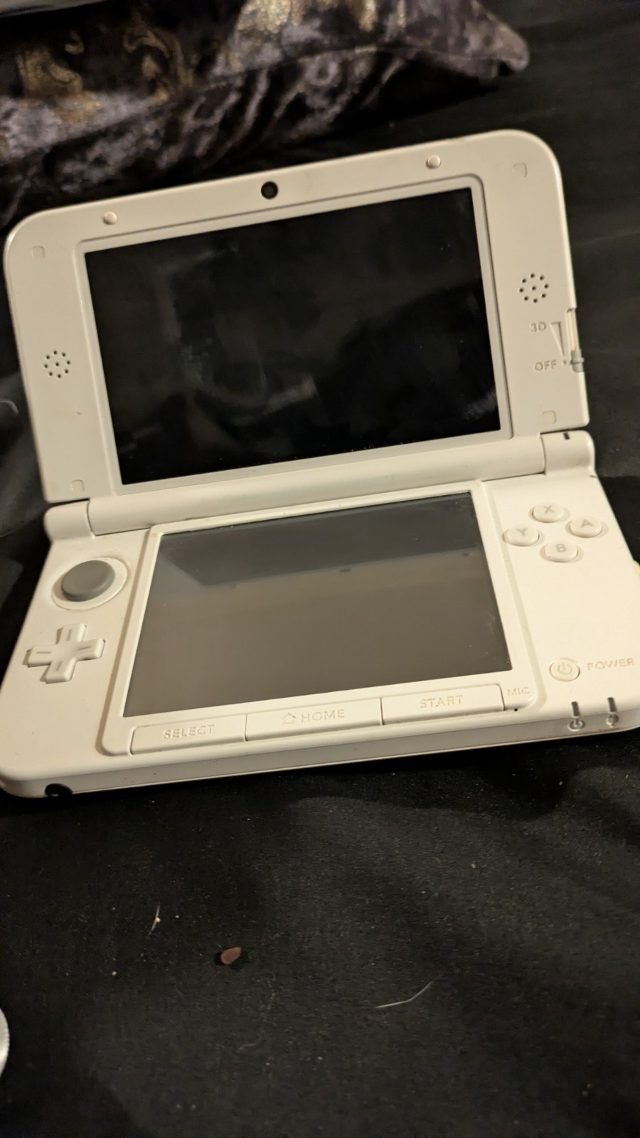 32GB Nintendo 3DS XL White & Pink w 3 games and Rilakkuma stylus + charger