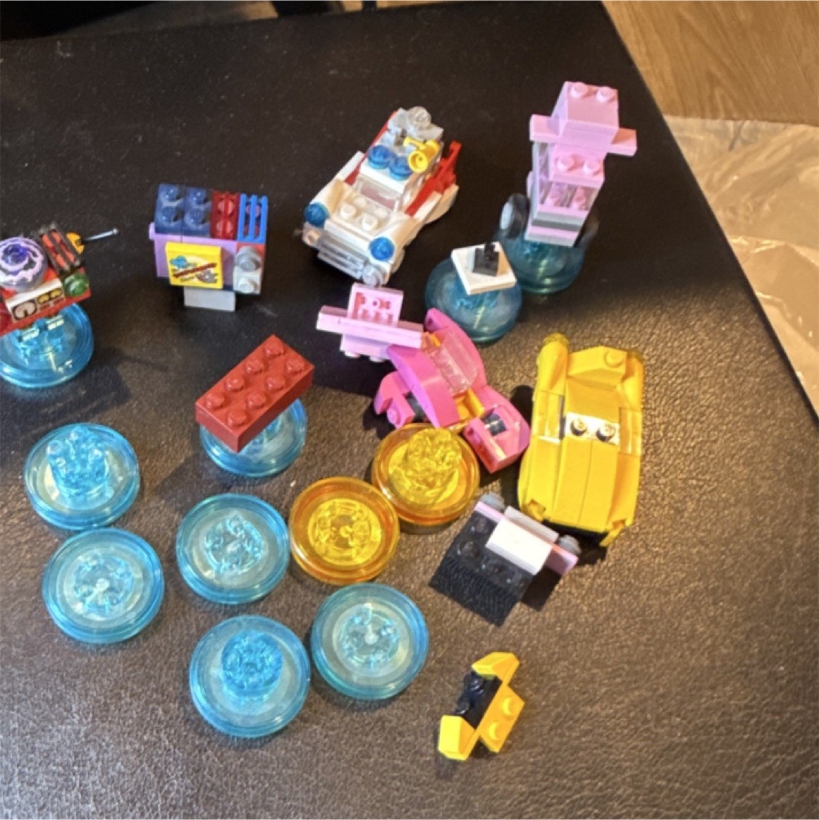 Lot of 11 LEGO Dimensions Toy Tag Bases & Builds (2015)