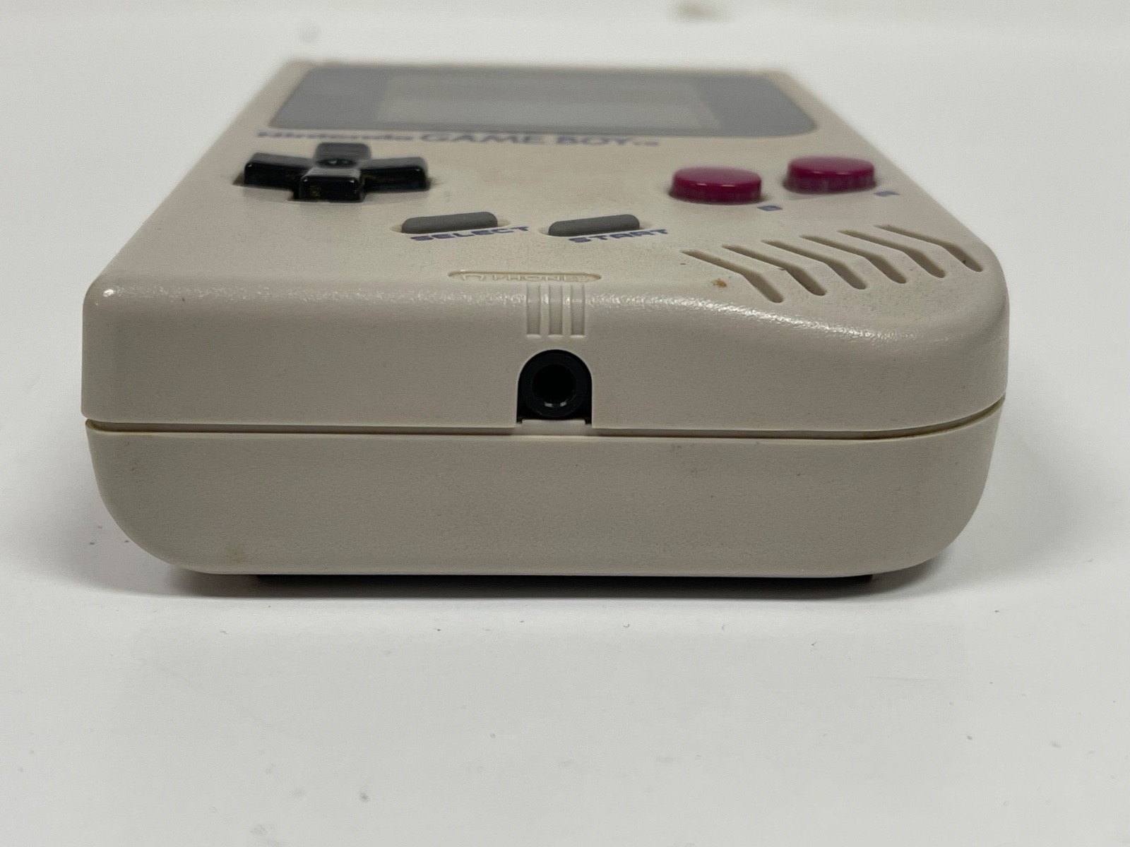 Original Nintendo Game Boy DMG-01 Works Includes Mad Catz Power Clip Battery
