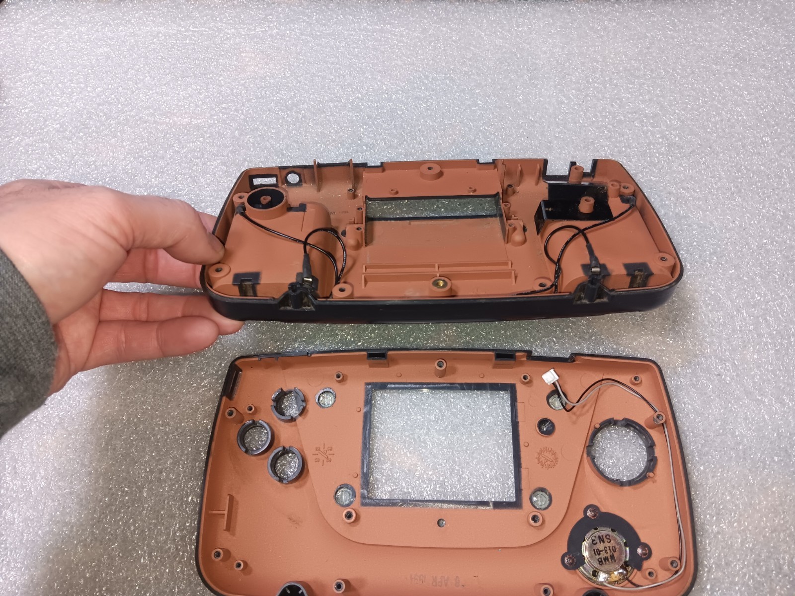 SEGA Game Gear 2110 EXACT EMPTY SHELL w/Glass Scratches ONLY-INTACT-SEE ALL
