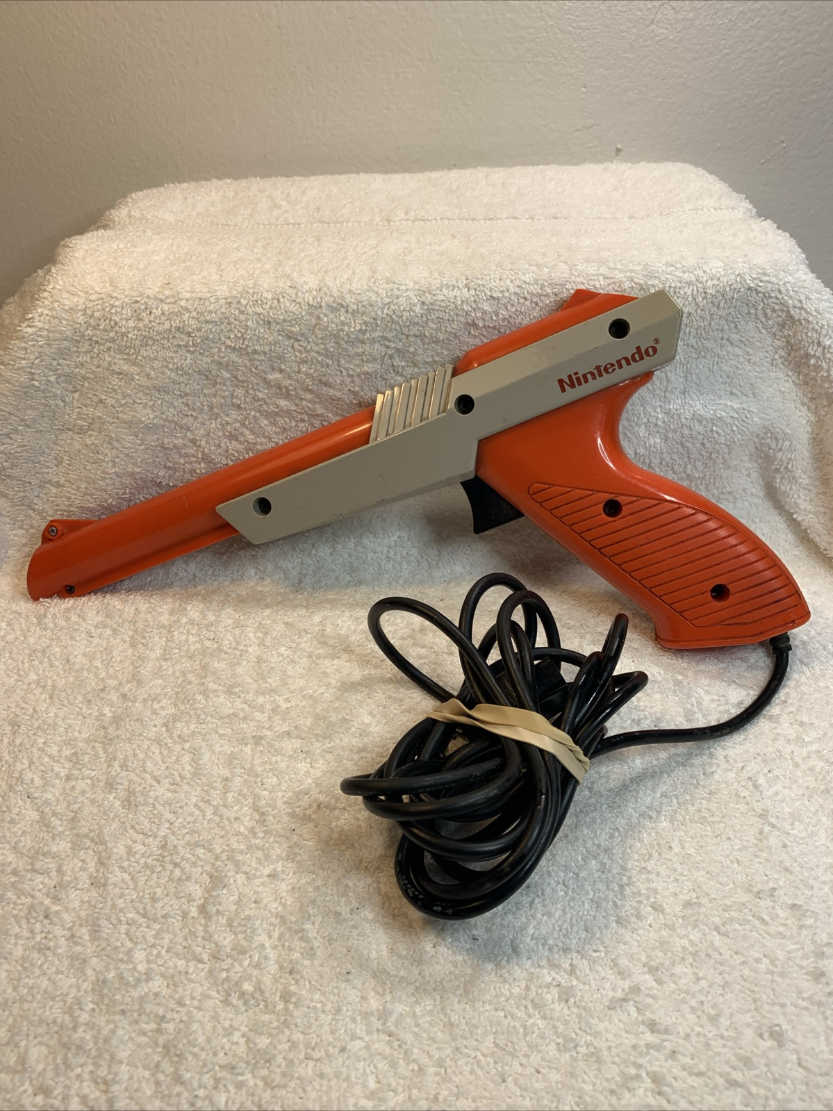 Original 1985 Orange Nintendo NES Zapper Gun NES-005 Authentic Untested