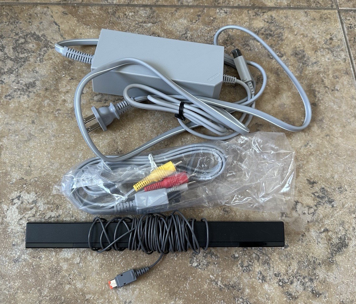 Nintendo Wii accessories RVL-014 Sen Bar, RVL-009 AV Cables,RVL-022 AC Adapter
