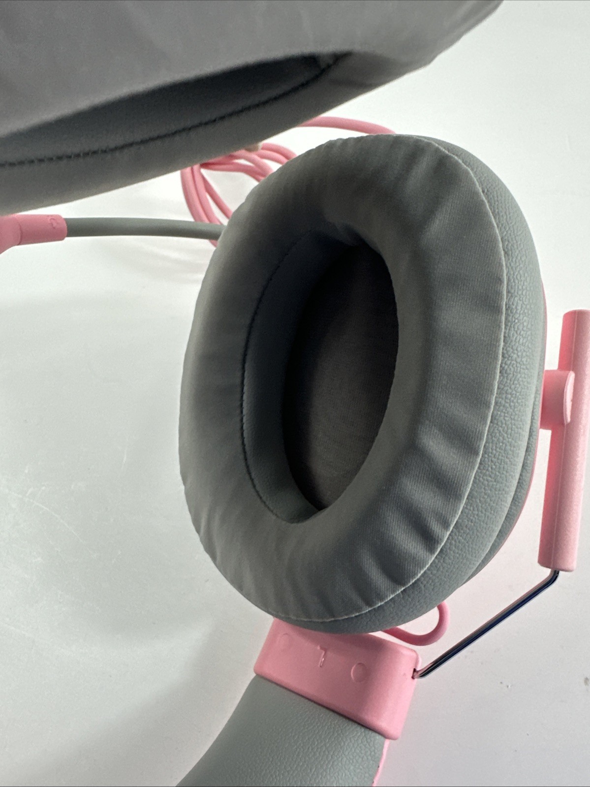 Razer – BlackShark V2 X Wired Gaming Headset – Quartz Pink