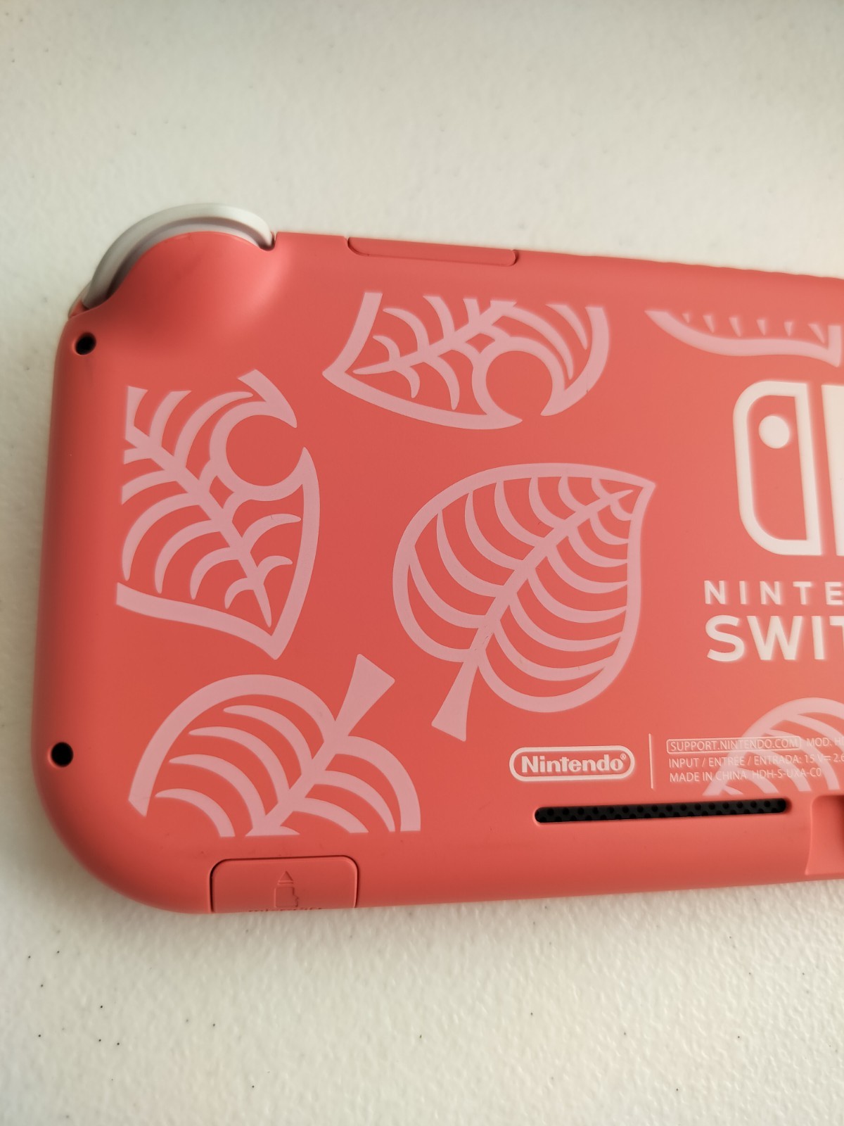 Nintendo Switch Lite Animal Crossing: Isabelle’s Aloha Edition Very Good w/ Box