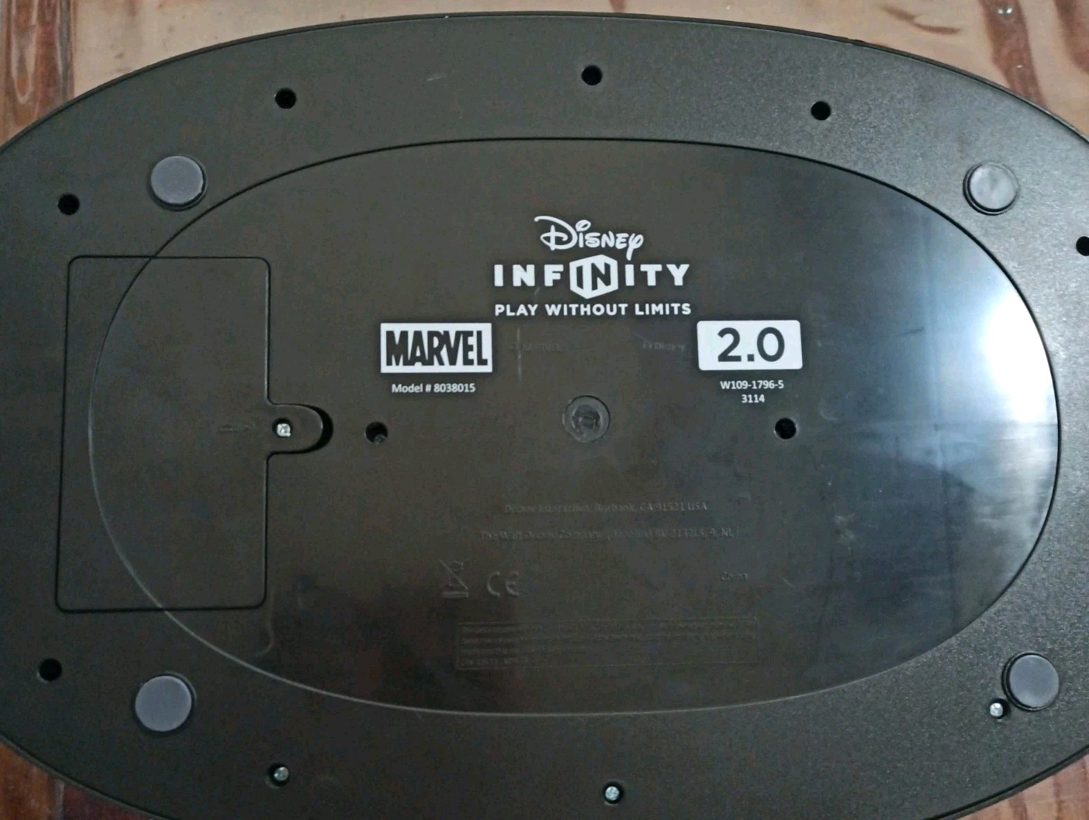 Disney Infinity 2.0 Collectors MARVEL FROST GIANT BEAST Base Display Stand