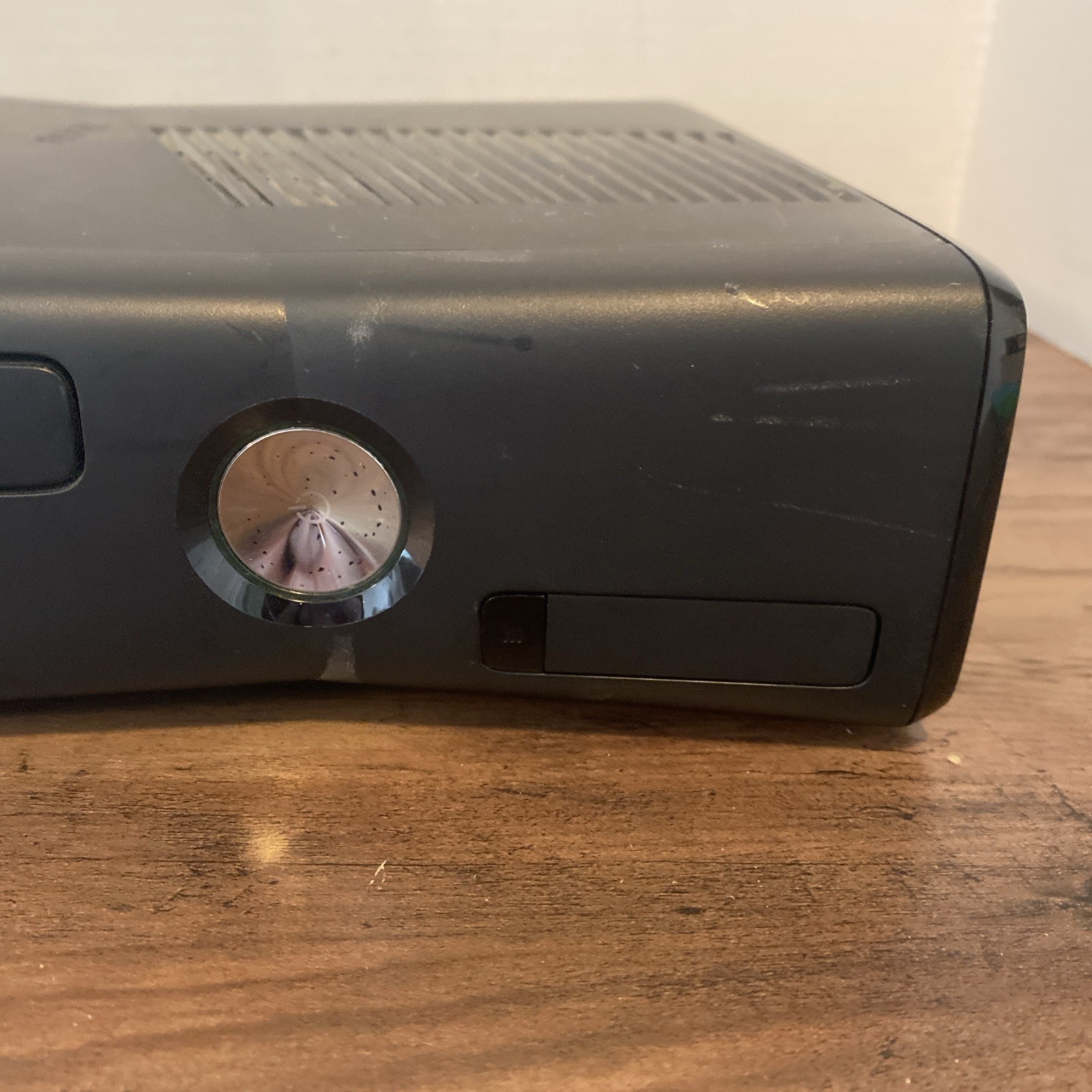 Microsoft Xbox 360 S 4GB Console only – Black (1439) – Tested/works