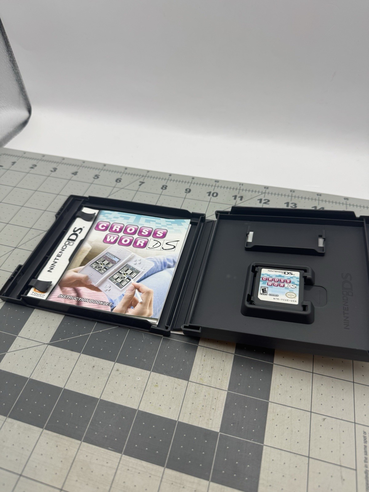 Crosswords DS (Nintendo DS, 2008) 1,000+ Easy & Fun Puzzles Game