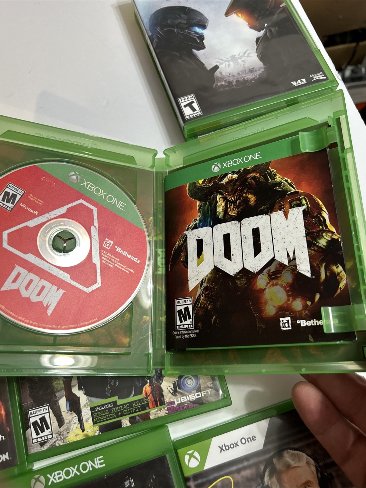 Lot of 8 Microsoft Xbox One Games Halo 5 – Doom – CoD Black Ops 3 And More !!