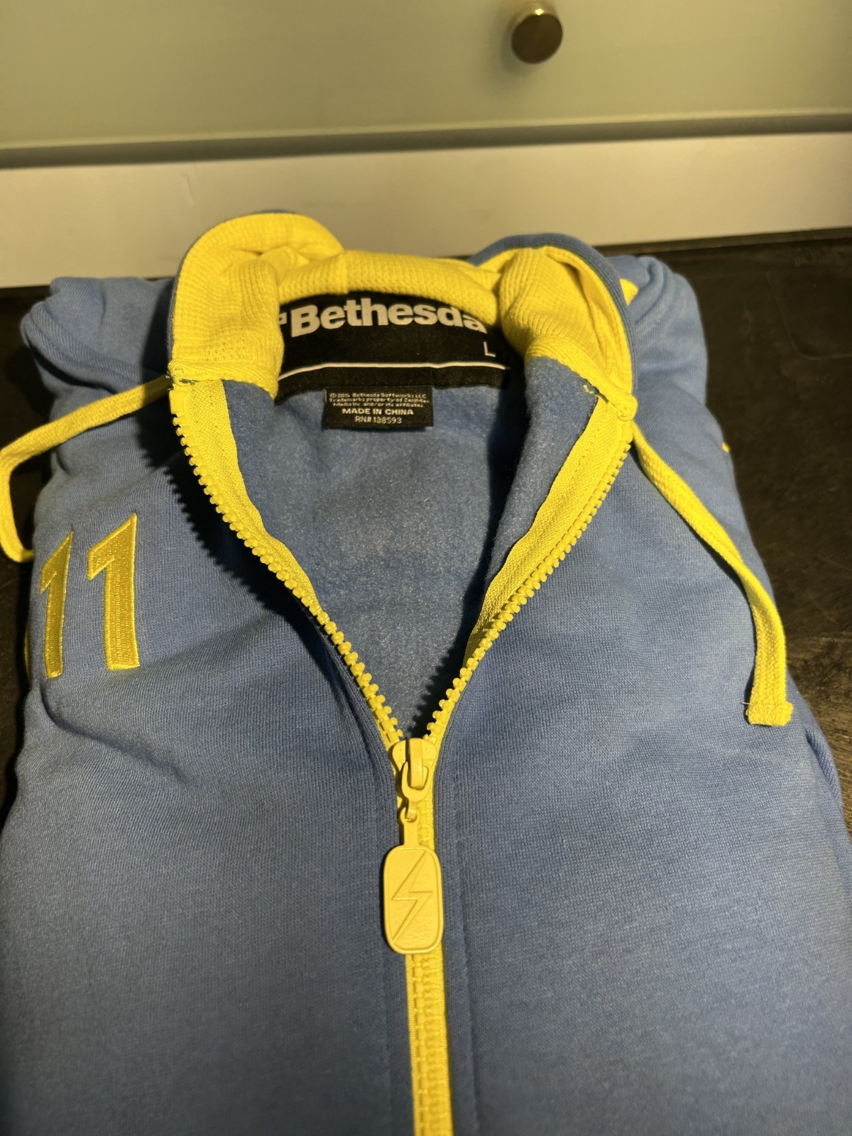 Bethesda Fallout Vault 111 Hoodie Size M – L – XXL – BRAND NEW IN ORIGINAL PKG.