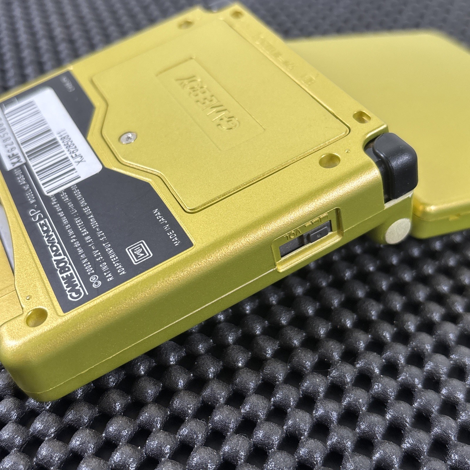 Nintendo Game Boy Advance SP Gold w/Tony Hawk’s Underground 2 OEM Charger