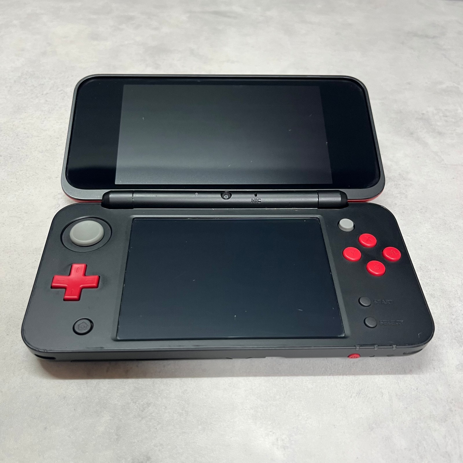 New Nintendo 2DS XL LL Mario Kart 7 Red Black Console Stylus Working Tested Good