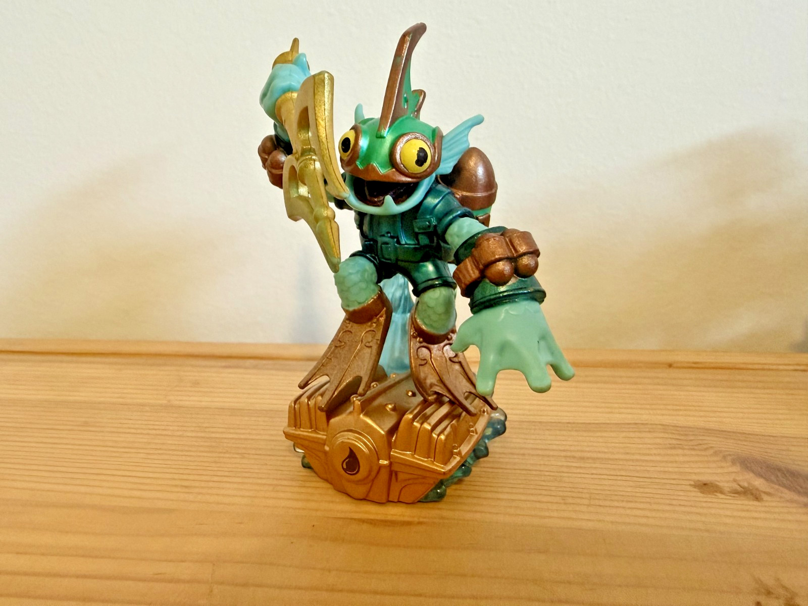 Deep Dive Gill Grunt – Skylanders SuperChargers Figure ACTIVISION #ITM-SKY015