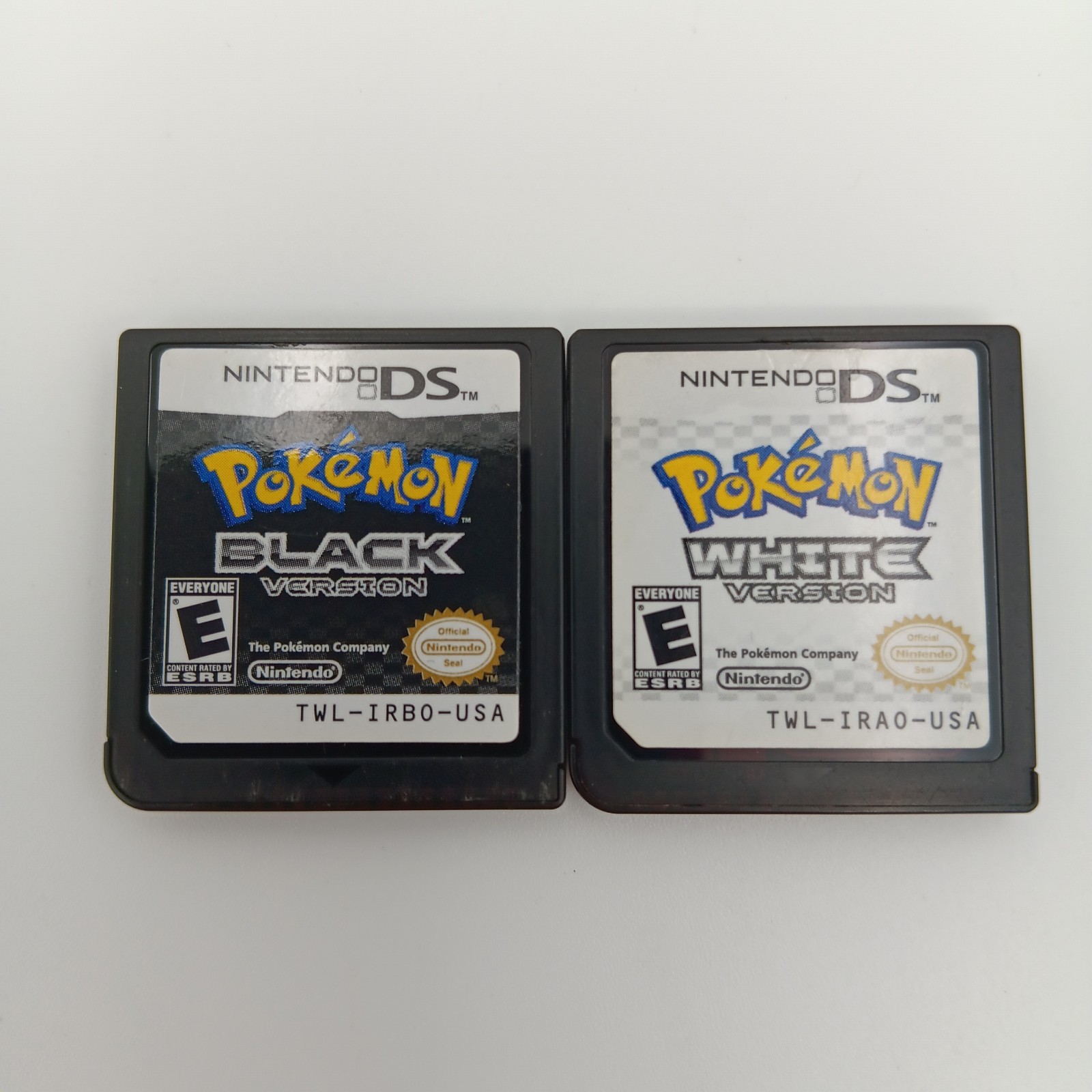 Pokemon: Black Version & White Version (Nintendo DS 2011) Authentic Tested