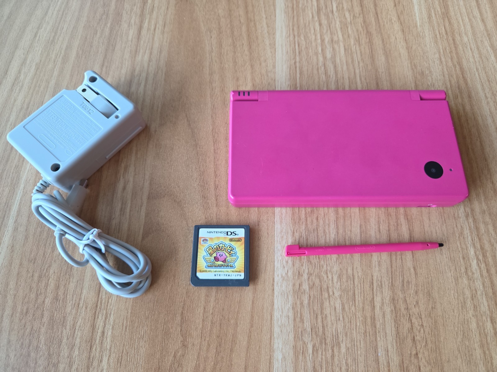 NINTENDO DSi CONSOLE WITH CHARGER HOT PINK Japan Region