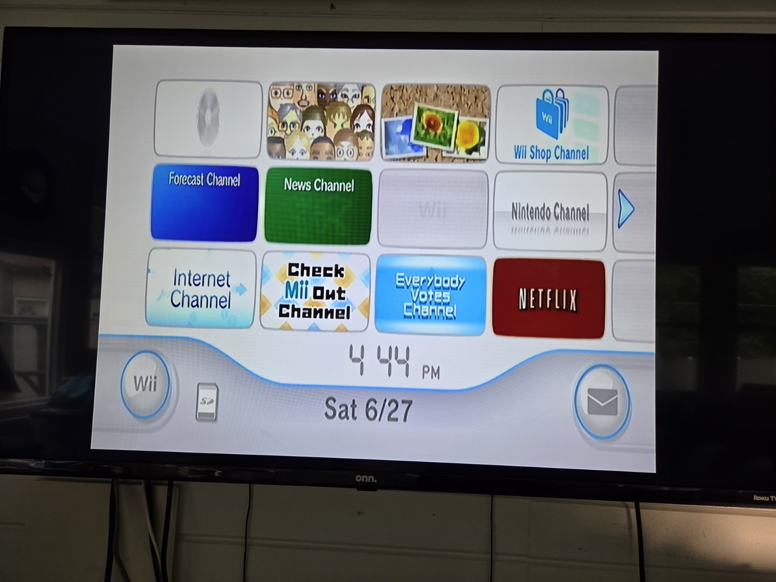 Nintendo Wii, Wii Sports, Resort And 4 Games, Black Console System Bundle