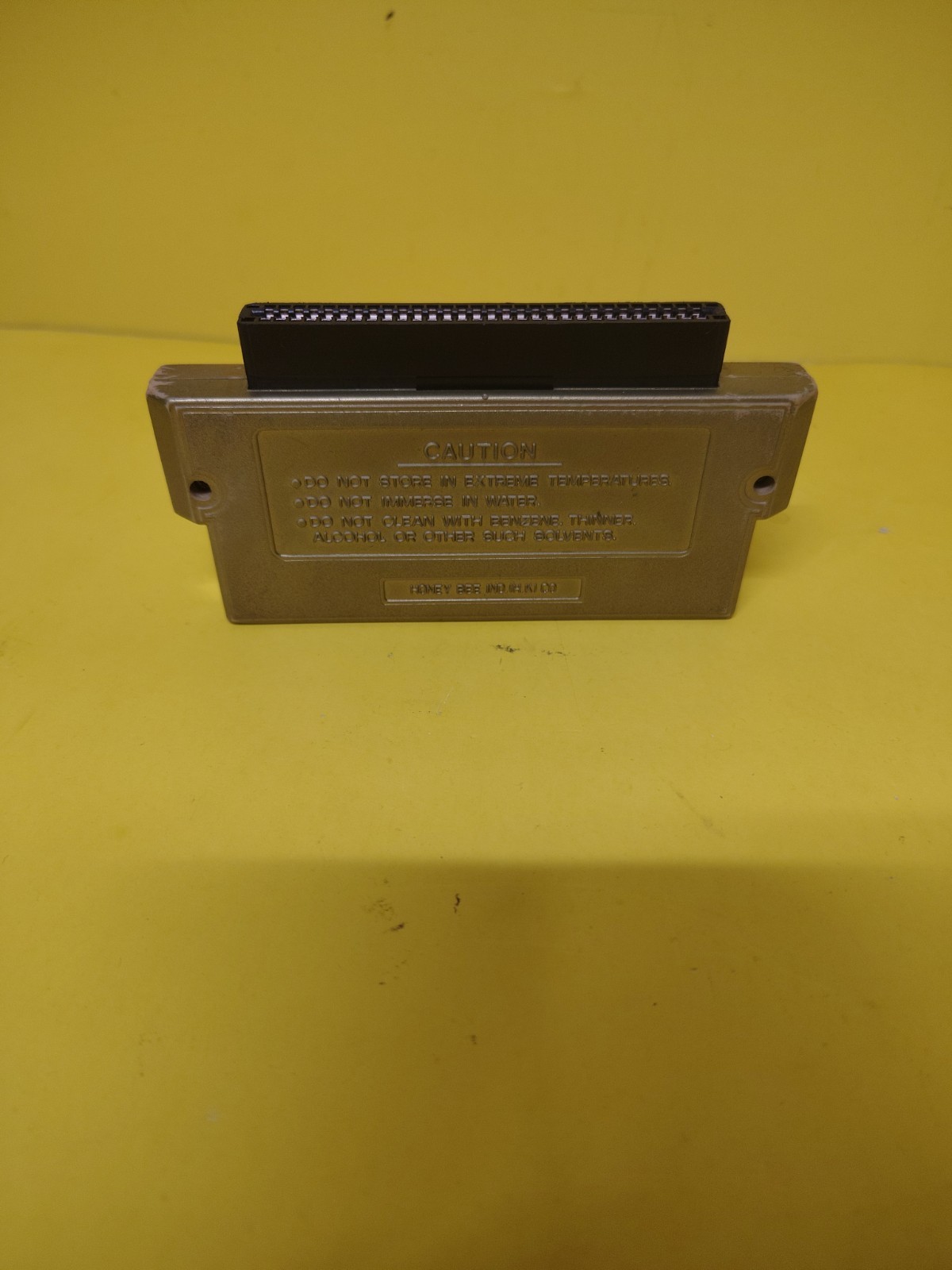 Honey Bee Nintendo Famicom to NES Game Cartridge Converter 62 to 72 Pin Adapter