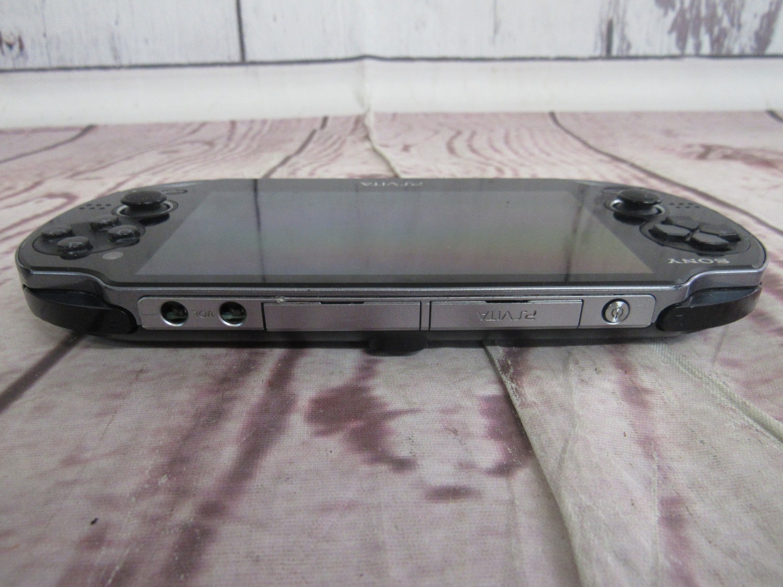 Sony PS Vita PCH-1001 Console w/Charger and Mortal Kombat Cart, *TESTED*