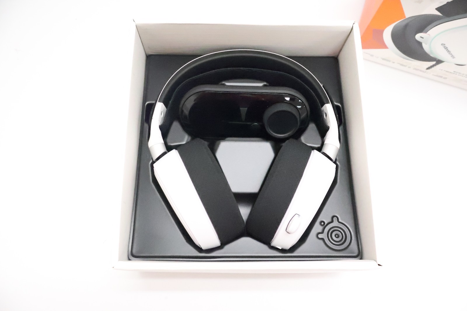 SteelSeries Arctis Pro+GameDAC Wired Gaming Headset White for PS5/PS4 and PC NEW