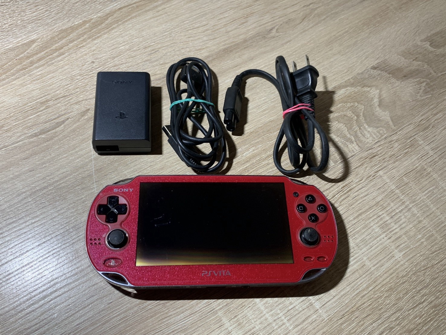 1536 PlayStation PS Vita PCH-1000 Cosmic Red Good TESTED