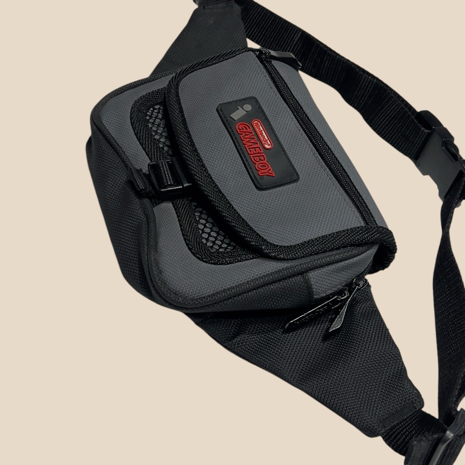 Nintendo Game Boy Carrying Case InterAct Gray Black Waist Bag Pack Retro
