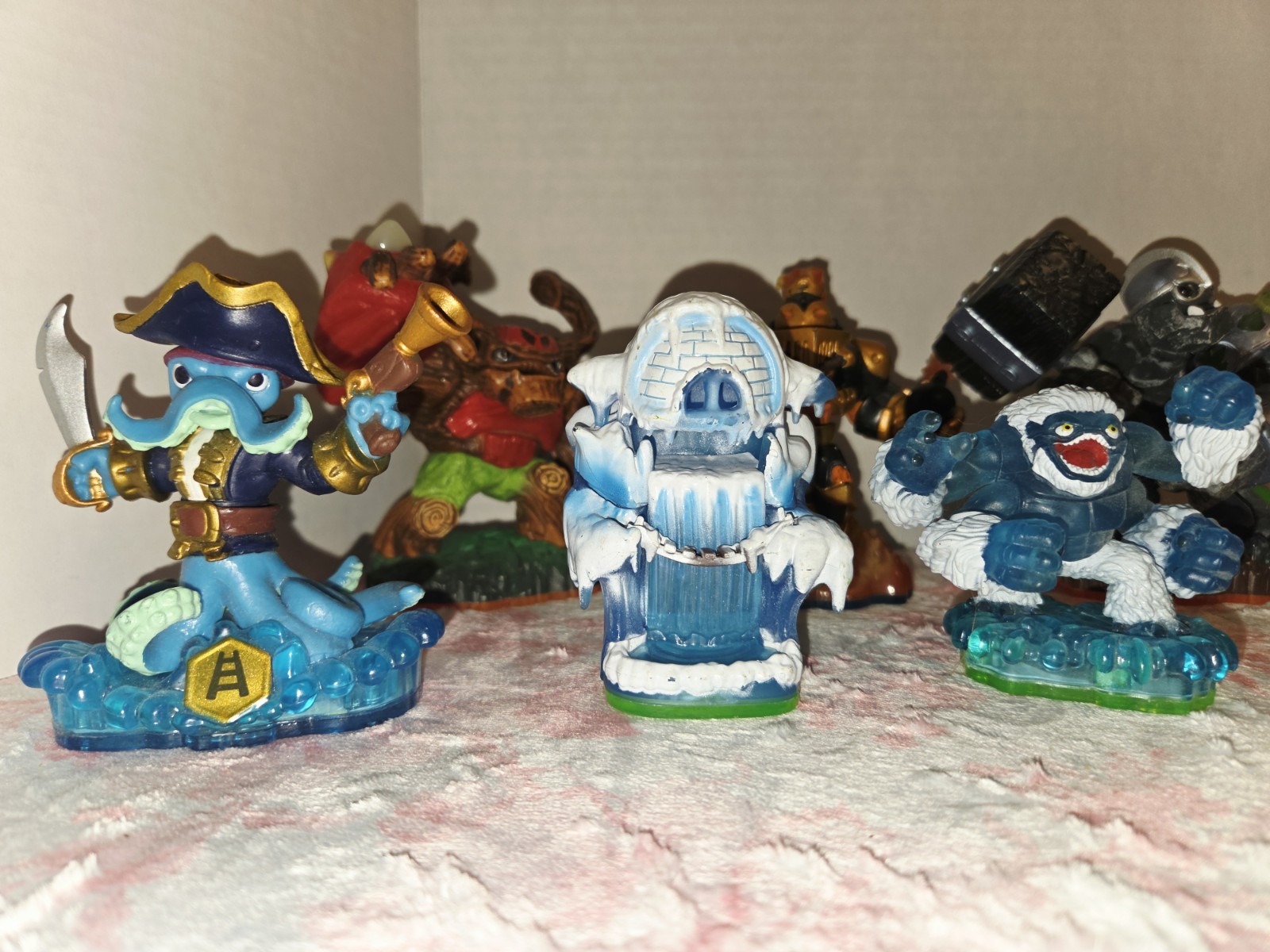 HUGE Lot Of 38 Activision Skylanders Character Figures Mixed Series Action