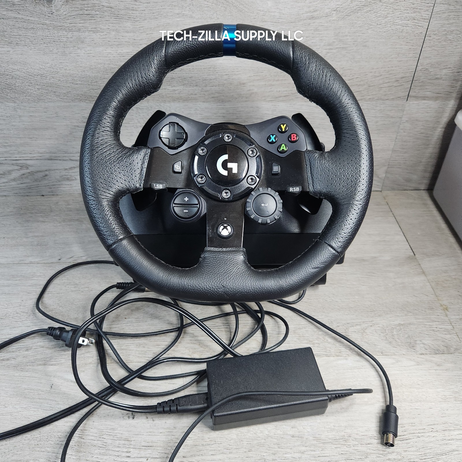 Logitech G923 Racing Wheel featuring TRUEFORCE for Xbox + Adapter