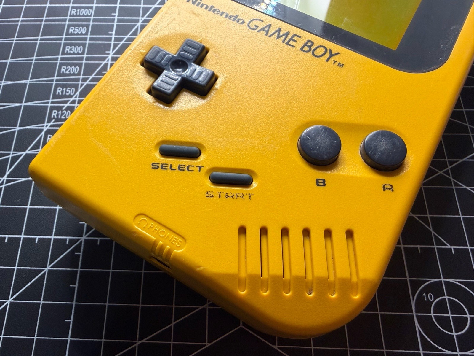 Extremely Rare Yellow Nintendo Game Boy DMG MANI Limited – 100% Authentic
