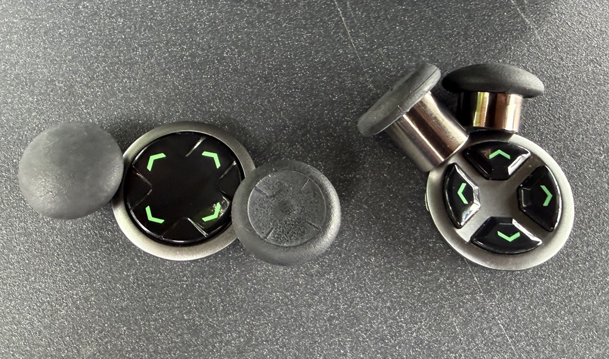 Lot Of 2 Carrying Cases Original Razer Wolverine Ultimate Controller Components