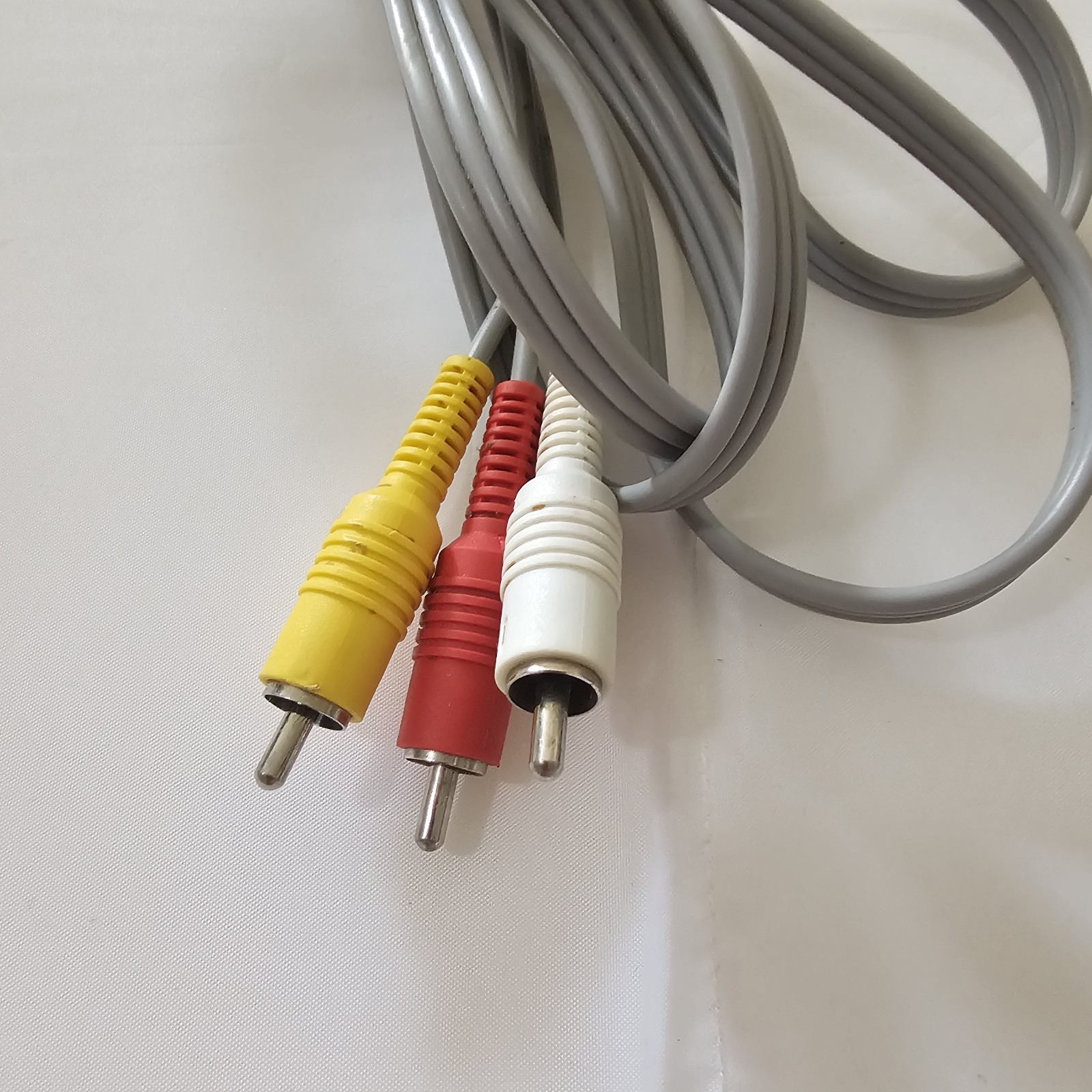 Nintendo Wii Stereo A/V cable (model RVL-009), used to connect To Tv
