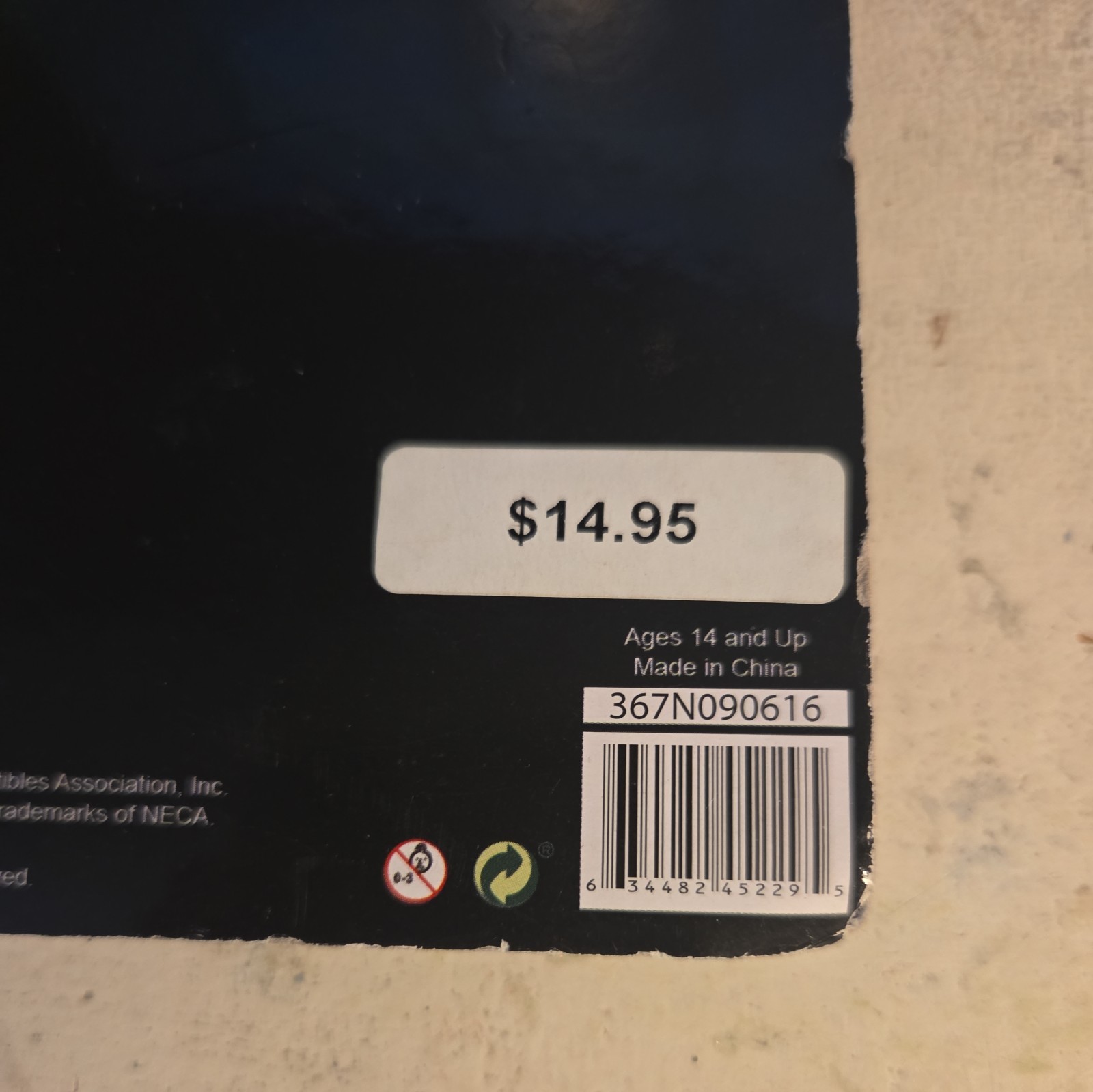 Five Nights at Freddy’s 2016 Arcade Token Set with Pouch Barnes & Noble- Sealed