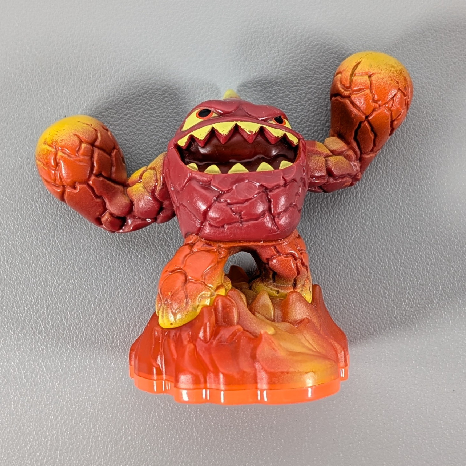 Skylanders Giants Figure – Eruptor Lightcore (Orange Base)