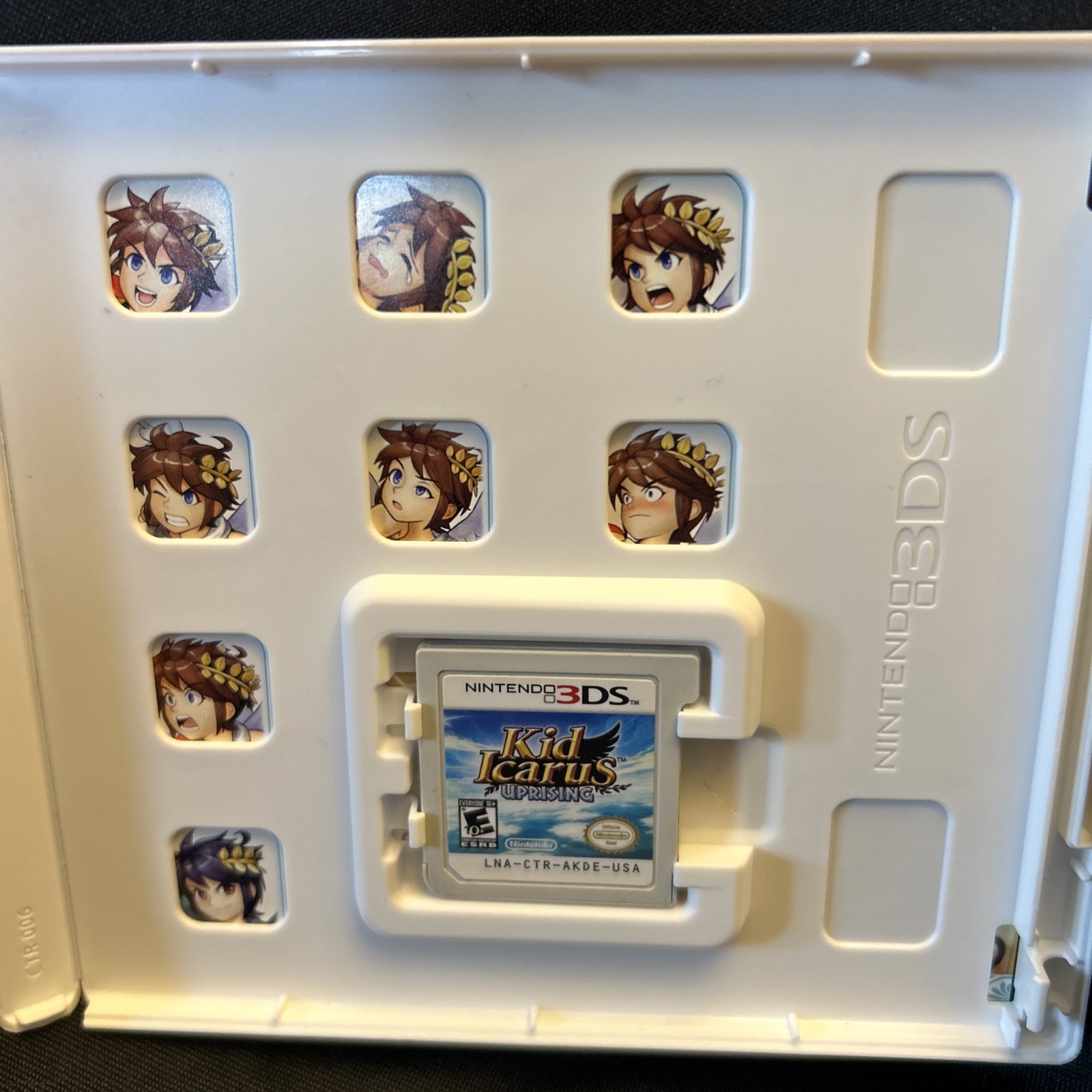 Kid Icarus Uprising (nintendo 3DS, 2012)