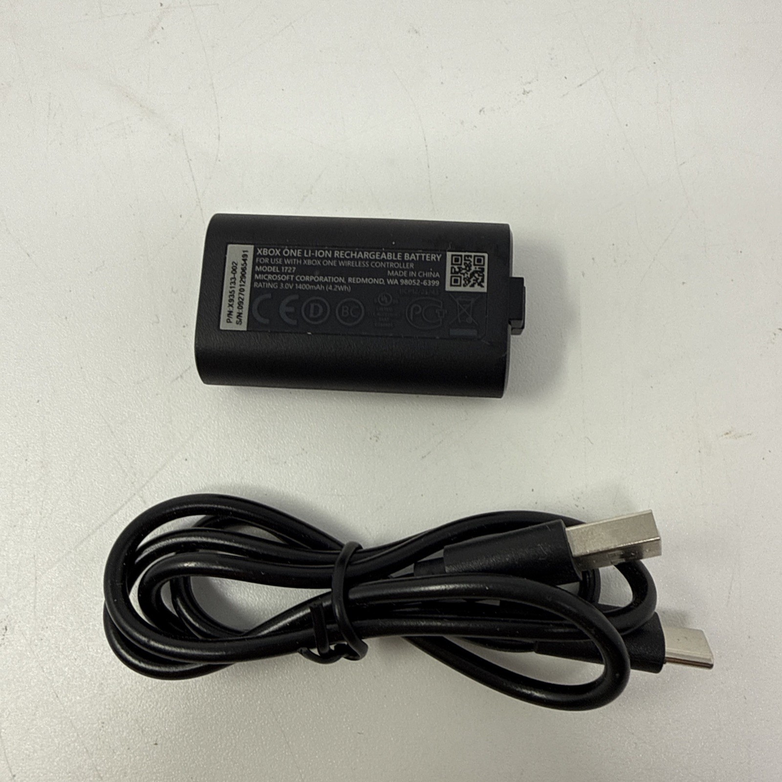 Xbox Rechargeable Battery Pack 1727 + USB-C Cable for Wireless Controller Black