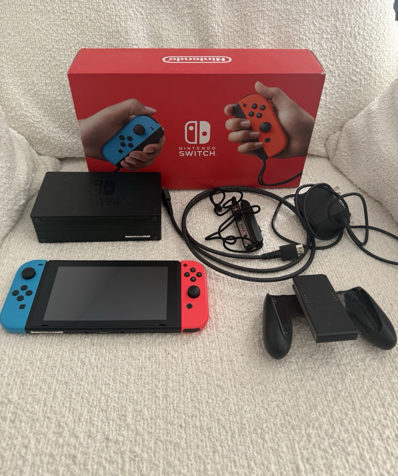 Nintendo Switch 32GB Console Bundle Neon Red/Blue Joy-Con Dock HDMI 1080p