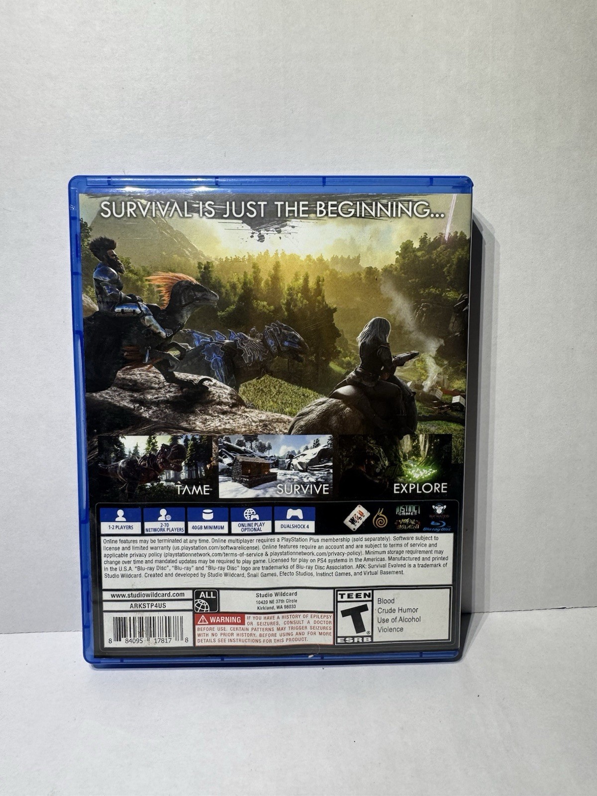 Studio Wildcard ARK: Survival Evolved PS4 Multiplayer Online Play T Teen