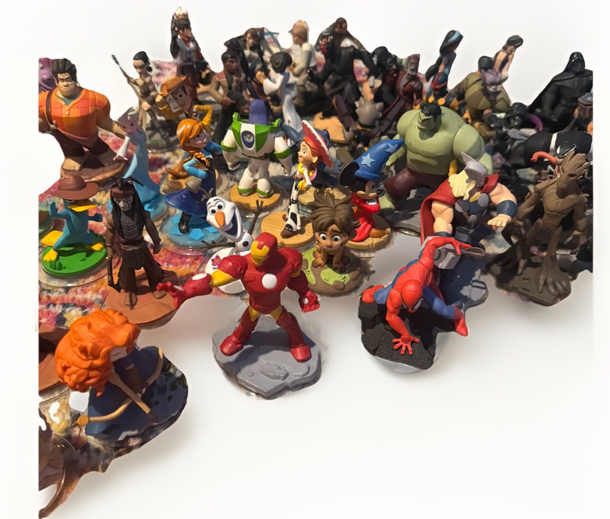 Disney infinity lot Figures, Power Disc, Over 150 Pieces. Marvel, Star Wars.