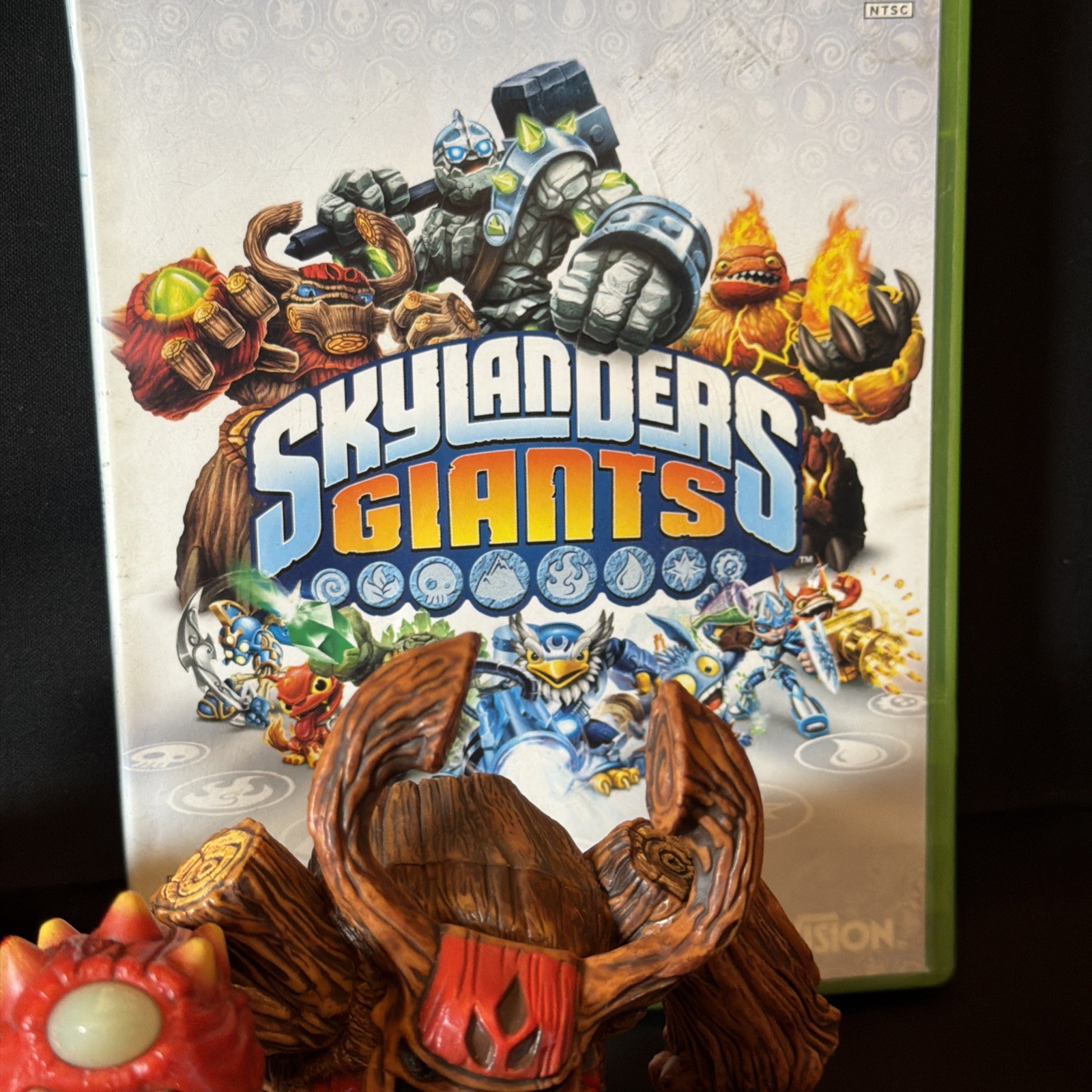 Skylanders Mixed Lot Of 35 Action Figure Toys+vehicles+2 Xbox Game DVDs