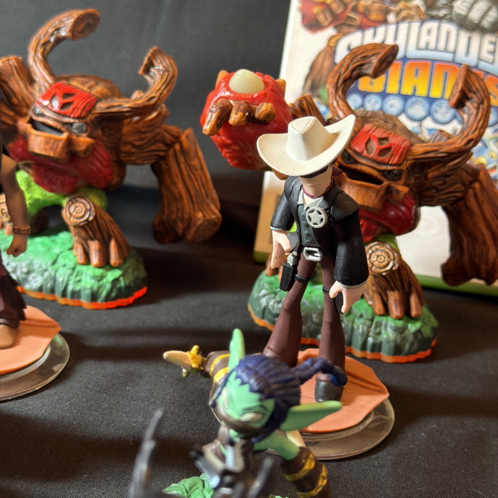 Skylanders Mixed Lot Of 35 Action Figure Toys+vehicles+2 Xbox Game DVDs