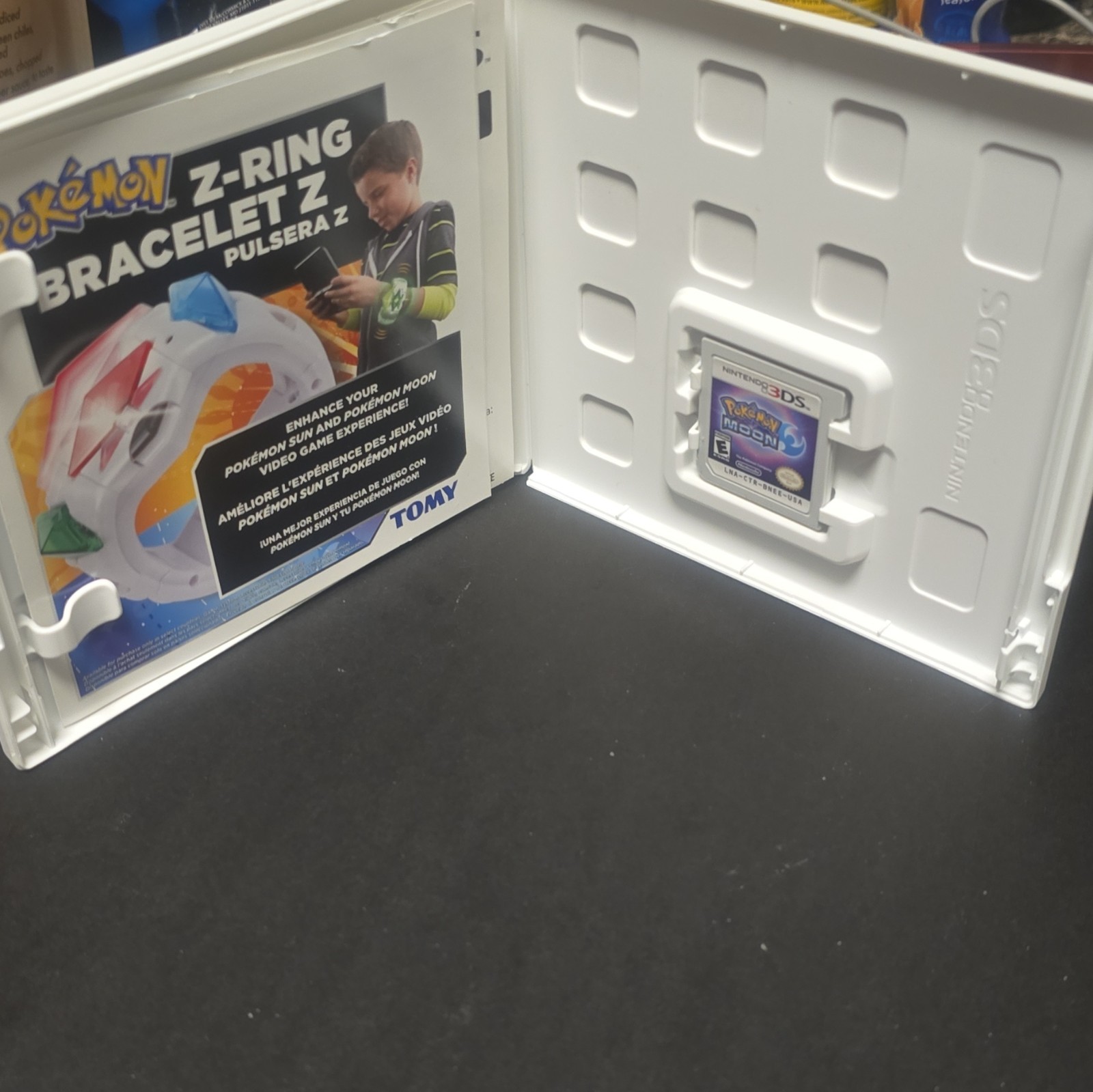 Nintendo Pokémon Moon Nintendo 3DS w/ Original Case E Rated NTSC-U/C 2016