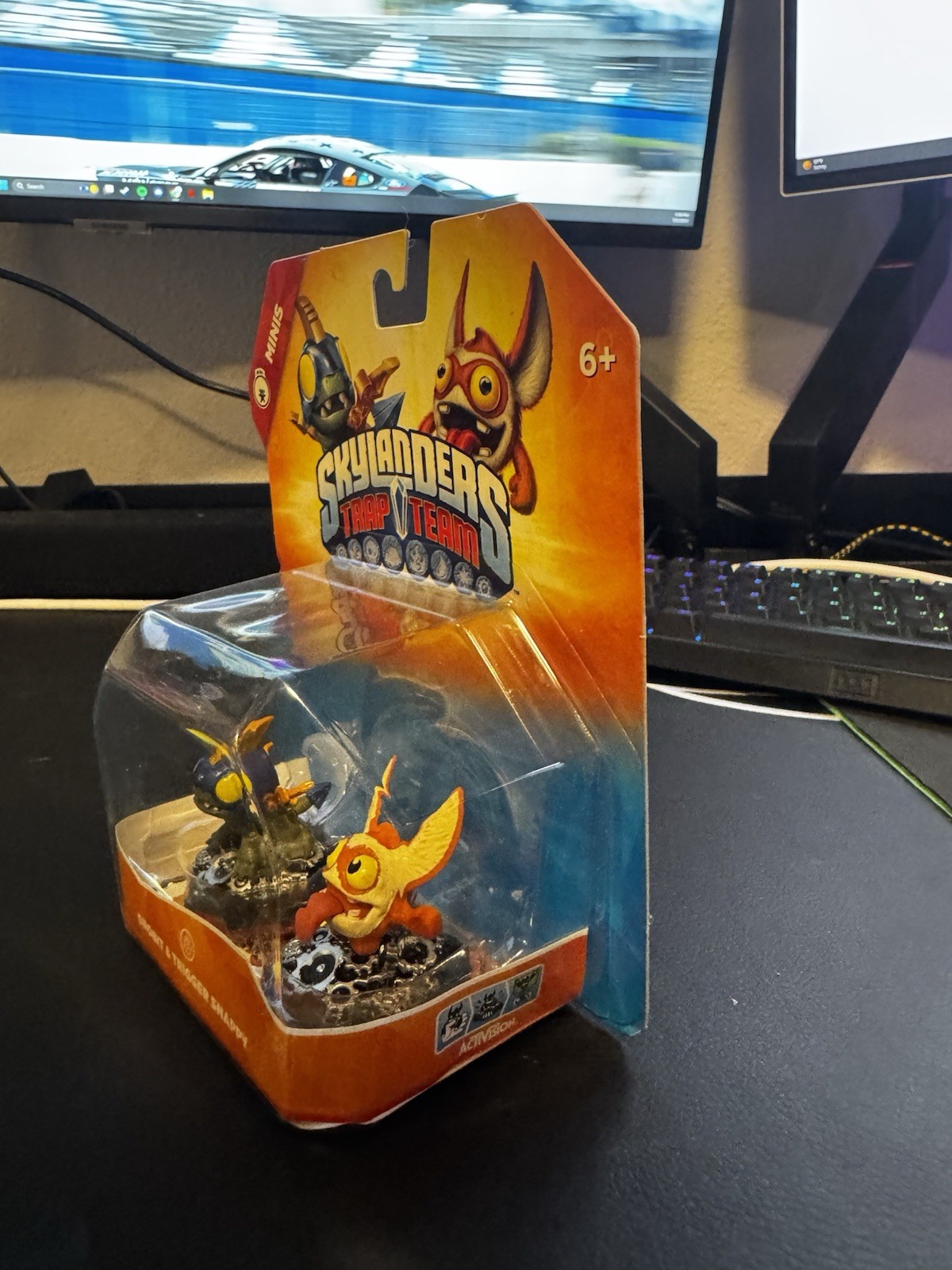 Activision Skylanders Trap Team Drobot & Trigger Snappy Figure Card Sticker