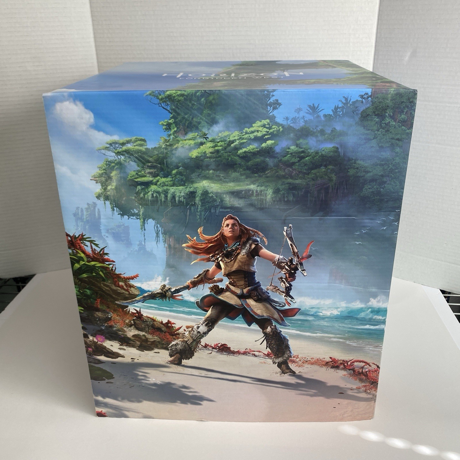 Horizon Forbidden West Collector’s Edition – Tremortusk & Aloy Statue (No Game)