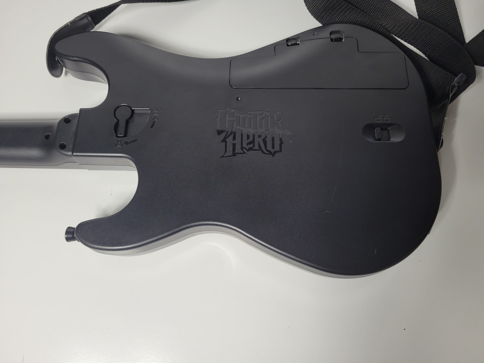 RedOctane Guitar Hero World Tour Wireless Controller Wii Sunburst Mnr Cosm Dmg
