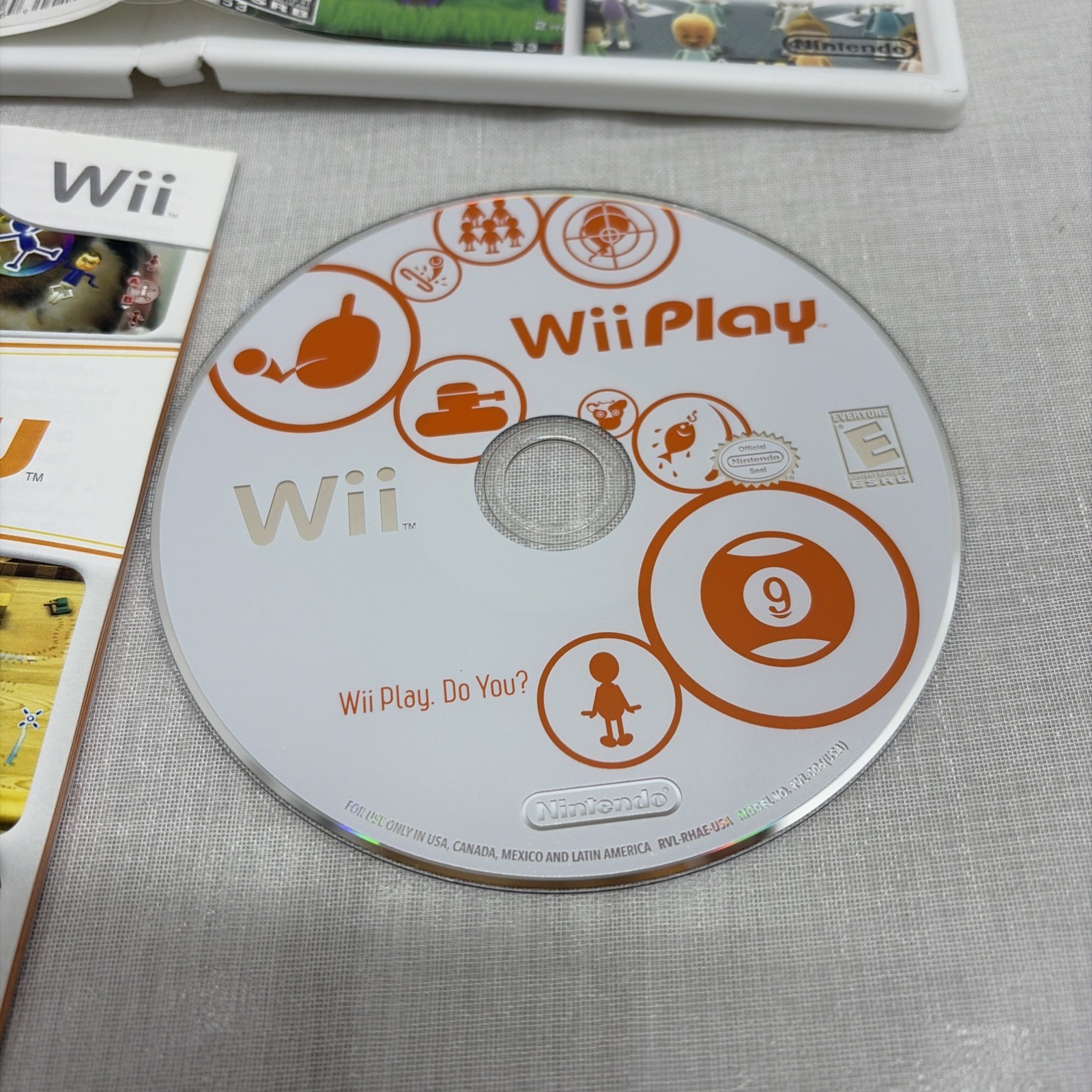 Wii Play Video Game Nintendo Wii 2007 Complete w/ Manual & Case Tested