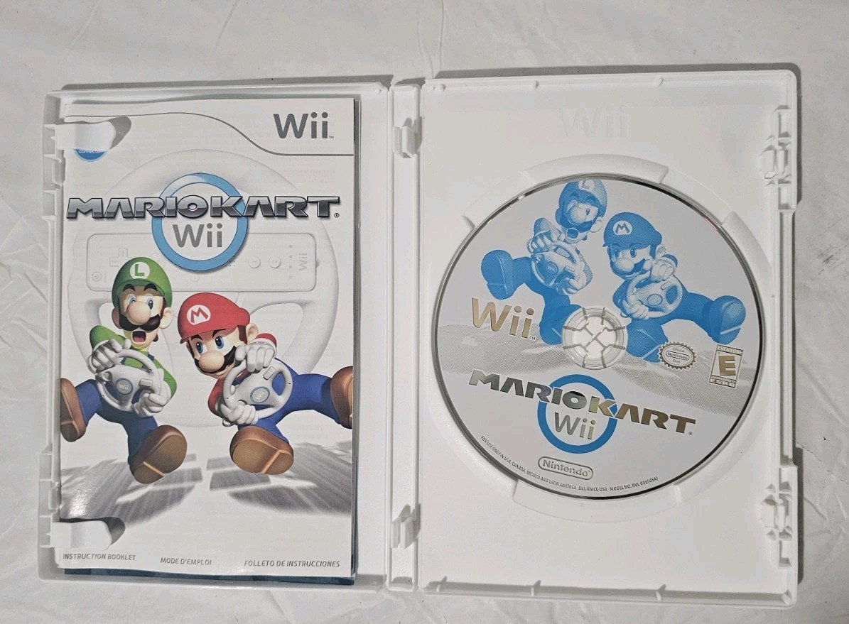 CIB Nintendo Mario Kart Wii Nintendo Wii NTSC-U/C E 2008 Multiplayer Manual
