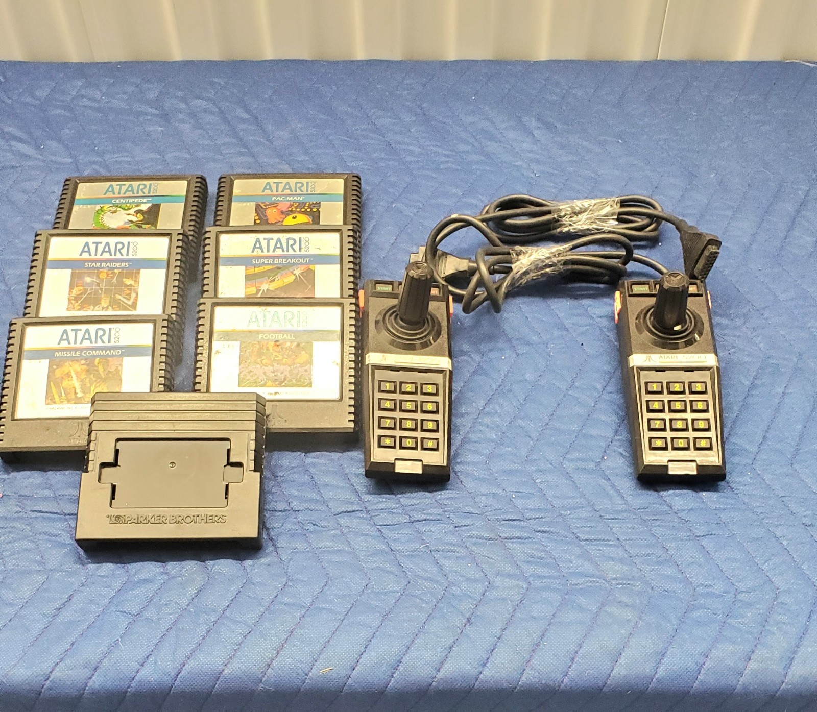 Atari 5200 Game Lot w/ 2 Controllers, 6 Games & Parker Brothers Cartridge Holder