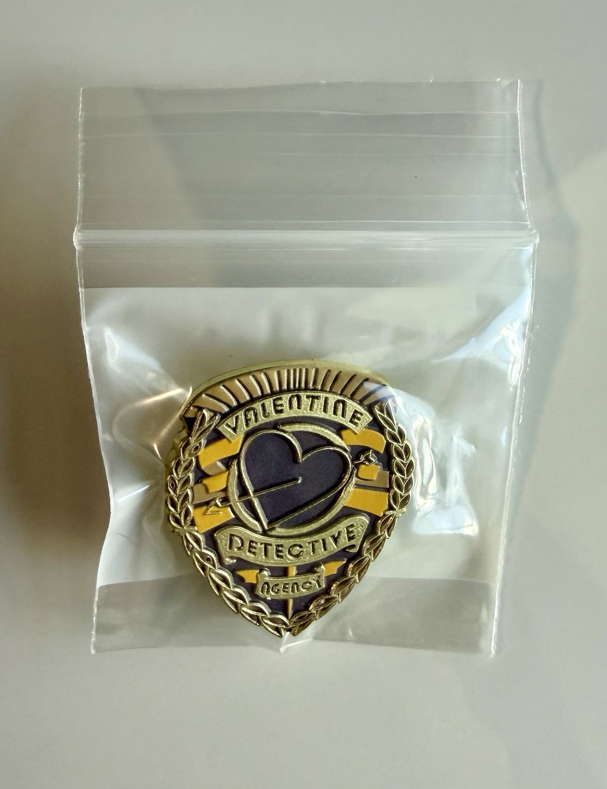FALLOUT-Nick Valentine Detective Agency Metal Lapel Pin (BADGE) Game Memorabilia