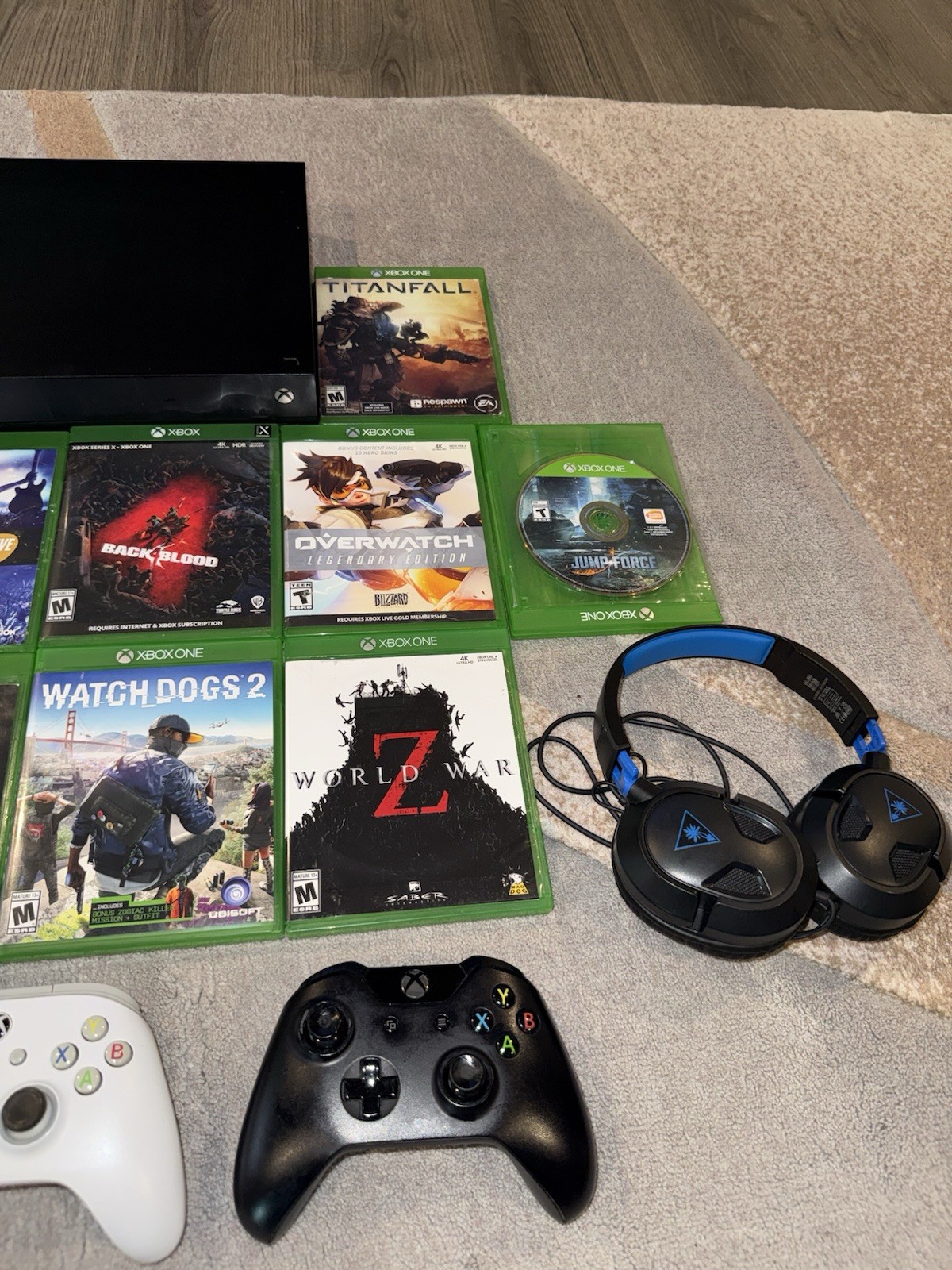 Xbox One X 1TB Console Bundle 3 Controllers 11 Games Turtle Beach Headset