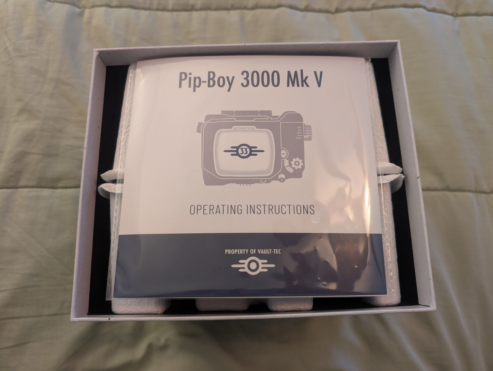 Fallout Pip Boy 3000 MK V Die-Cast Replica Vault 33 Figure Wand Company 2024