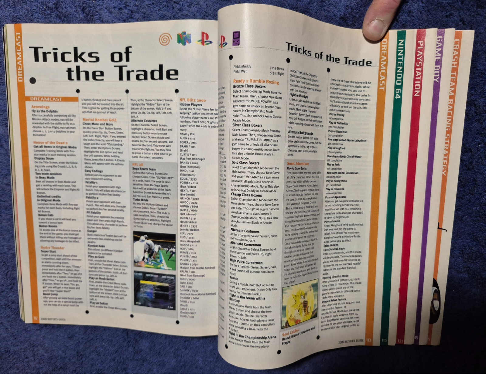 VIDEO GAME BUYER’S GUIDE 2000 ELECTRONIC GAMING MONTHLY DREAMCAST PLAYSTATION