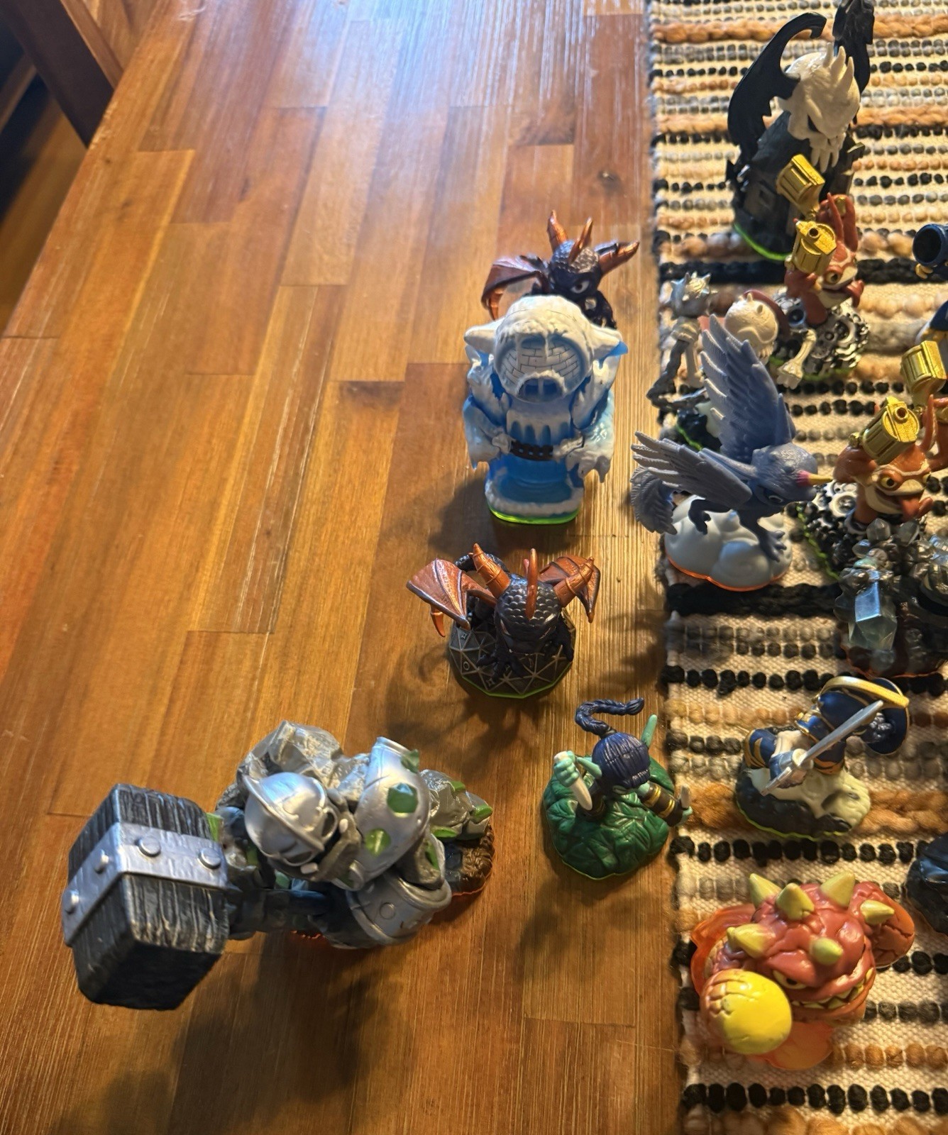 Lot Of 35 Skylanders Spyro And Giants Figures And Xbox 360 Portal